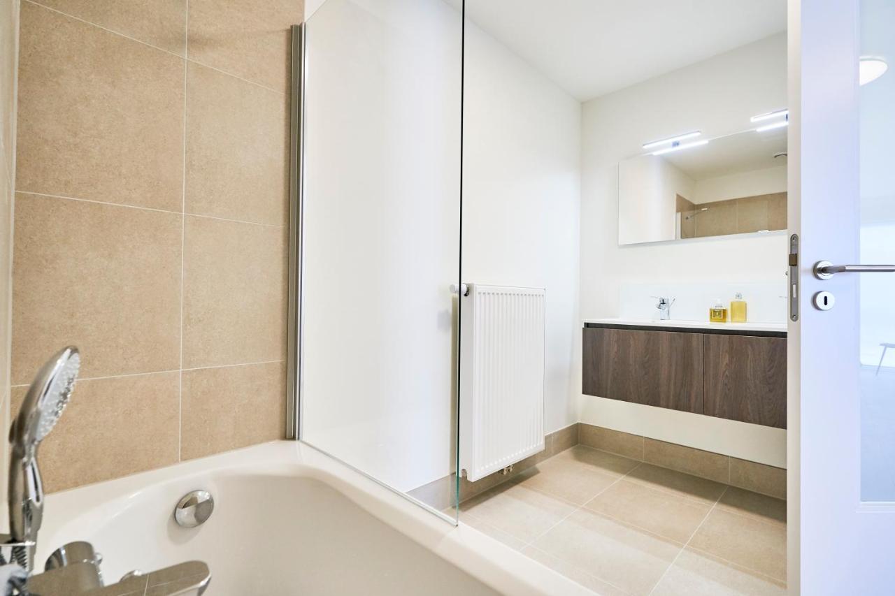 Diamant 2BR Apartment Brussel Bagian luar foto
